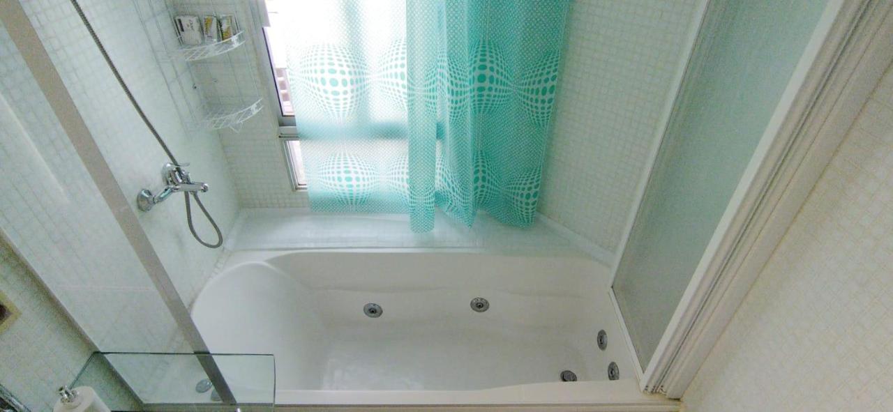 House With Large Terrace, Jacuzzi And Gated Parking For One Car Vila Montevidéu Exterior foto