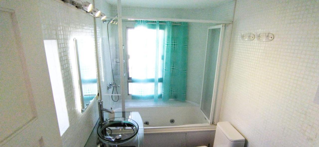 House With Large Terrace, Jacuzzi And Gated Parking For One Car Vila Montevidéu Exterior foto
